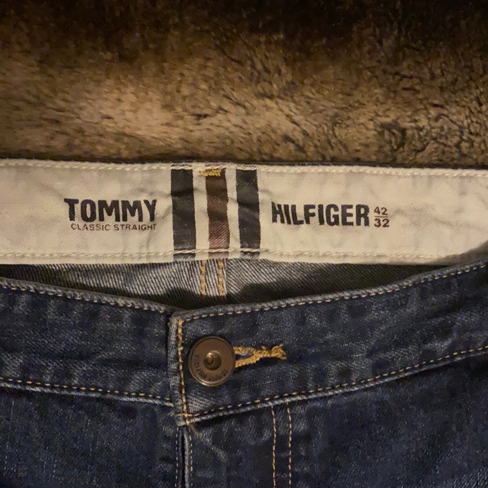 42/32 Tommy Hilfiger Straight Leg
